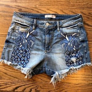 Guess embroidered high rise shorts size 27